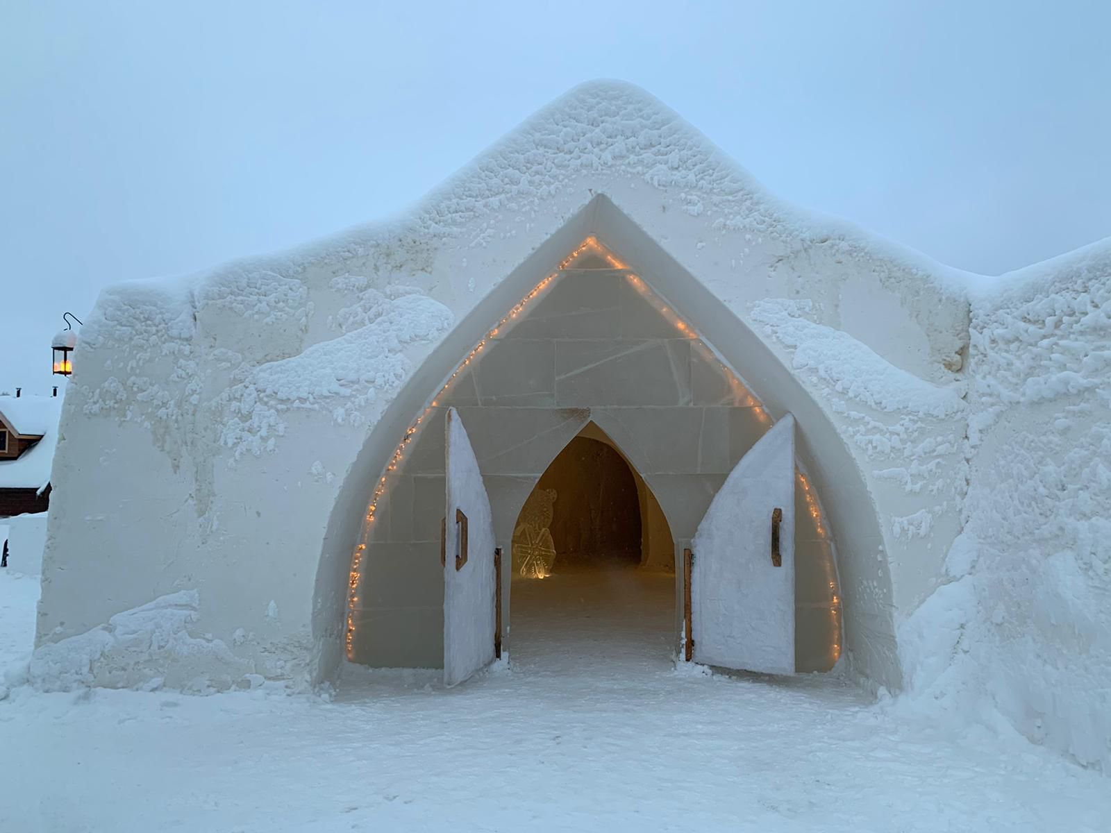 SnowCastle of Kemi – Private VIP Excursion
